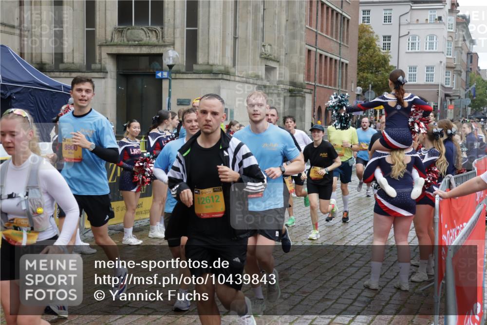 13.09.2026 - Kiel Lauf Yannick Fuchs http://msf.ph/oto/10439843 13.09.2026 11:51:16 Ziel 2063 meine-sportfotos.de