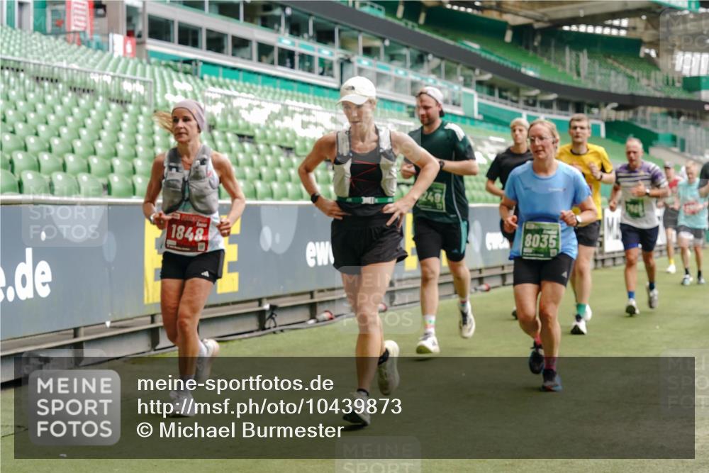 13.09.2026 - 21. swb-Marathon Bremen Michael Burmester http://msf.ph/oto/10439873 13.09.2026 13:06:38 Laufen im Stadion 109, 132, 156, 217, 244, 287, 303, 310, 323, 372, 394, 430, 454, 578, 607, 613, 647, 716, 784, 831, 834, 846, 891, 900, 922, 1073, 1083, 1189, 1205, 1243, 1274, 1308, 1365, 1369, 1380, 1387, 1437, 1533, 1545, 1574, 1581, 1600, 1823, 1841, 1848, 1871, 1909, 1926, 1938, 2070, 2076, 2090, 2219, 2241, 2244, 2265, 2275, 2301, 2310, 2318, 2355, 2356, 2393, 2440, 2464, 2699, 2707, 2721, 2731, 2742, 2755, 2764, 2818, 2902, 2911, 2960, 2985, 3030, 3115, 3278, 3444, 3485 meine-sportfotos.de