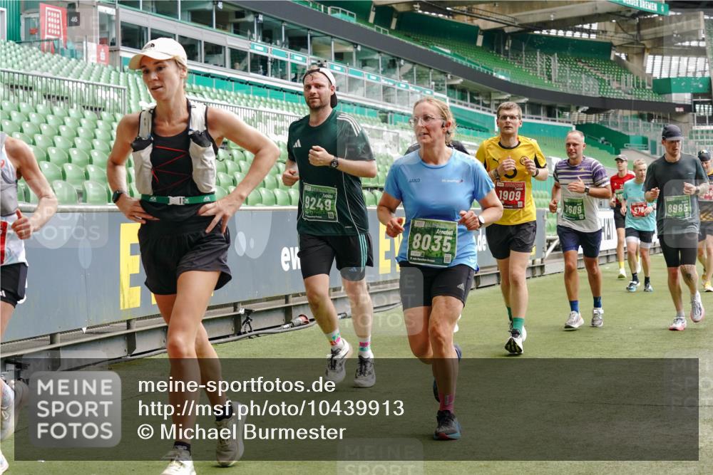 13.09.2026 - 21. swb-Marathon Bremen Michael Burmester http://msf.ph/oto/10439913 13.09.2026 13:06:39 Laufen im Stadion 109, 132, 156, 217, 244, 287, 303, 310, 323, 372, 394, 430, 454, 578, 607, 613, 647, 716, 784, 831, 834, 846, 891, 900, 922, 1073, 1083, 1189, 1205, 1243, 1274, 1308, 1365, 1369, 1380, 1387, 1437, 1533, 1545, 1574, 1581, 1600, 1823, 1841, 1848, 1871, 1909, 1926, 1938, 2070, 2076, 2090, 2219, 2241, 2244, 2265, 2275, 2301, 2310, 2318, 2355, 2356, 2393, 2440, 2464, 2699, 2707, 2721, 2731, 2755, 2764, 2818, 2902, 2911, 2960, 2985, 3030, 3115, 3278, 3444, 3485 meine-sportfotos.de