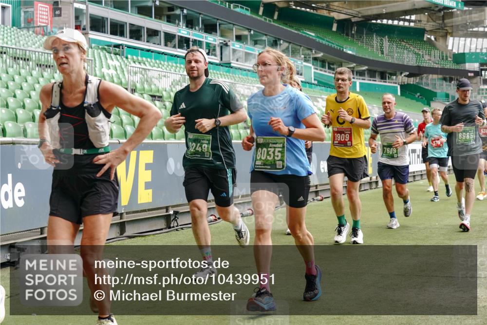13.09.2026 - 21. swb-Marathon Bremen Michael Burmester http://msf.ph/oto/10439951 13.09.2026 13:06:39 Laufen im Stadion 109, 132, 156, 217, 244, 287, 303, 310, 323, 372, 394, 430, 454, 578, 607, 613, 647, 716, 784, 831, 834, 846, 891, 900, 922, 1073, 1083, 1189, 1205, 1243, 1274, 1308, 1365, 1369, 1380, 1387, 1437, 1533, 1545, 1574, 1581, 1600, 1823, 1841, 1848, 1871, 1909, 1926, 1938, 2070, 2076, 2090, 2219, 2241, 2244, 2265, 2275, 2301, 2310, 2318, 2355, 2356, 2393, 2440, 2464, 2699, 2707, 2721, 2731, 2755, 2764, 2818, 2902, 2911, 2960, 2985, 3030, 3115, 3278, 3444, 3485 meine-sportfotos.de