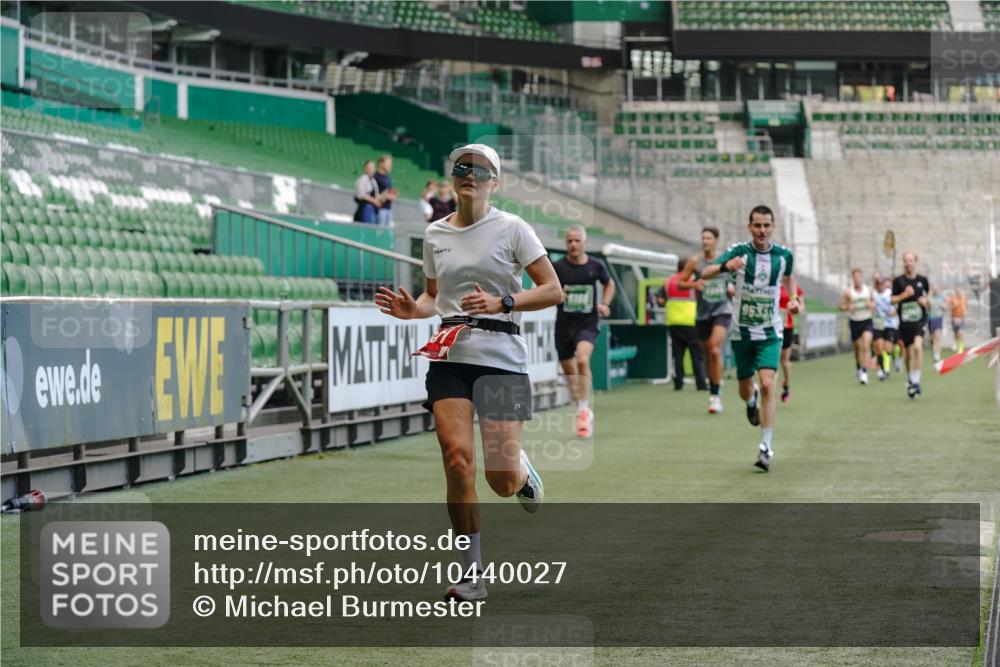 13.09.2026 - 21. swb-Marathon Bremen Michael Burmester http://msf.ph/oto/10440027 13.09.2026 12:42:04 Laufen im Stadion 371, 439, 603, 640, 650, 671, 735, 744, 749, 957, 1009, 1223, 1224, 1336, 1381, 1411, 1571, 1614, 1619, 1667, 1712, 1745, 1797, 1822, 1850, 1862, 1930, 2094, 2207, 2986, 3368, 3624, 4399, 4795, 4847, 4936, 5672, 5828, 6198, 6264, 6929, 6991, 7141, 8065, 8311, 8383, 8394, 8994, 9065, 9120, 9329, 277, 346, 807, 895, 901, 1090, 1118, 1248, 1320, 1323, 1472, 1576, 1587, 1604, 1717, 1751, 1758, 1911, 2141, 2352, 2585, 2670, 3080, 3606, 5160, 5163, 5912 meine-sportfotos.de