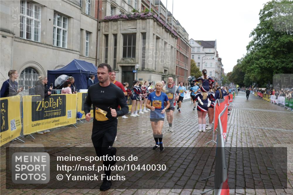 13.09.2026 - Kiel Lauf Yannick Fuchs http://msf.ph/oto/10440030 13.09.2026 11:51:28 Ziel 2063 meine-sportfotos.de