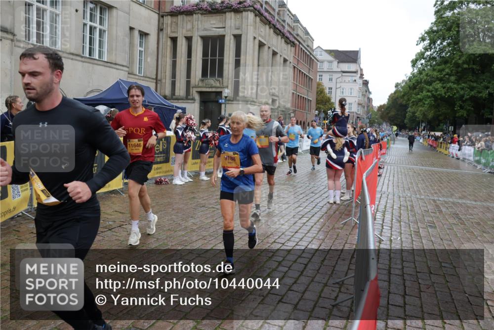 13.09.2026 - Kiel Lauf Yannick Fuchs http://msf.ph/oto/10440044 13.09.2026 11:51:28 Ziel 2063 meine-sportfotos.de