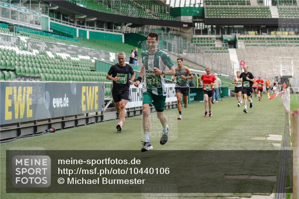 13.09.2026 - 21. swb-Marathon Bremen Michael Burmester http://msf.ph/oto/10440106 13.09.2026 12:42:07 Laufen im Stadion 371, 439, 603, 650, 744, 749, 957, 1009, 1223, 1224, 1336, 1381, 1411, 1571, 1614, 1619, 1667, 1712, 1745, 1797, 1822, 1850, 1862, 2094, 2207, 2986, 3368, 3624, 4399, 4795, 4847, 4936, 5672, 5828, 6198, 6264, 6929, 6991, 7141, 8065, 8311, 8383, 8394, 8994, 9065, 9120, 277, 346, 807, 895, 901, 1090, 1118, 1248, 1320, 1323, 1472, 1576, 1587, 1604, 1717, 1751, 1758, 1911, 2141, 2352, 2585, 2670, 3080, 3606, 5160, 5163, 5912 meine-sportfotos.de