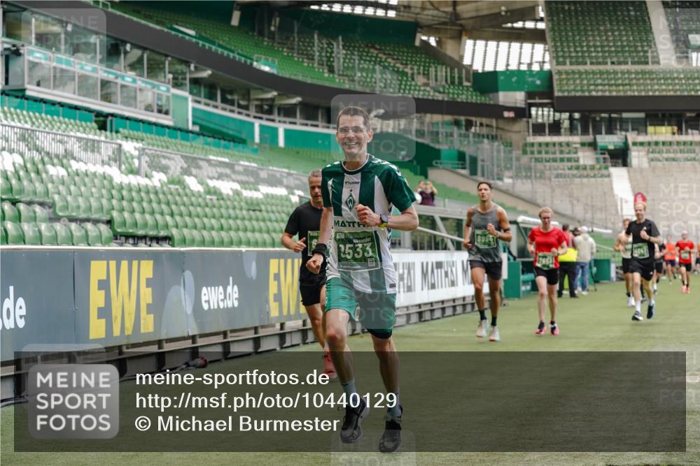 13.09.2026 - 21. swb-Marathon Bremen Michael Burmester http://msf.ph/oto/10440129 13.09.2026 12:42:07 Laufen im Stadion 371, 439, 603, 650, 744, 749, 957, 1009, 1223, 1224, 1336, 1381, 1411, 1571, 1614, 1619, 1667, 1712, 1745, 1797, 1822, 1850, 1862, 2094, 2207, 2986, 3368, 3624, 4399, 4795, 4847, 4936, 5672, 5828, 6198, 6264, 6929, 6991, 7141, 8065, 8311, 8383, 8394, 8994, 9065, 9120, 277, 346, 807, 895, 901, 1090, 1118, 1248, 1320, 1323, 1472, 1576, 1587, 1604, 1717, 1751, 1758, 1911, 2141, 2352, 2585, 2670, 3080, 3606, 5160, 5163, 5912 meine-sportfotos.de