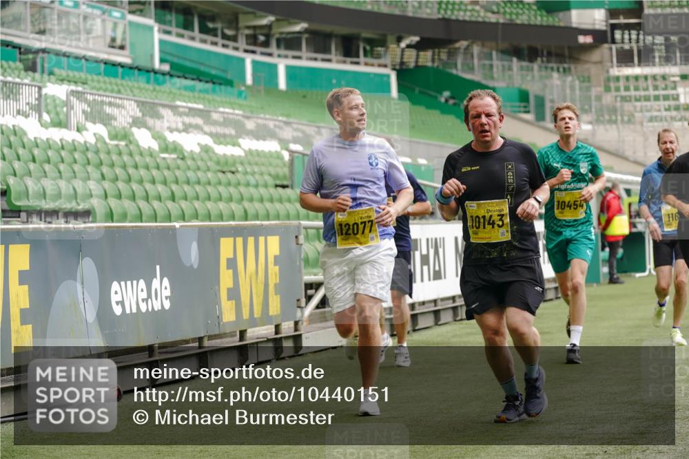 13.09.2026 - 21. swb-Marathon Bremen Michael Burmester http://msf.ph/oto/10440151 13.09.2026 10:27:30 Laufen im Stadion 10096, 10142, 10172, 10189, 10210, 10214, 10223, 10228, 10231, 10269, 10270, 10289, 10293, 10310, 10318, 10319, 10329, 10352, 10393, 10436, 10445, 10447, 10454, 10464, 10489, 10504, 10508, 10514, 10536, 10541, 10566, 10583, 10594, 10628, 10638, 10735, 10744, 10770, 10807, 10814, 10846, 10860, 10866, 10873, 10897, 10898, 10917, 10956, 10992, 11015, 11060, 11063, 11076, 11092, 11110, 11111, 11130, 11135, 11148, 11155, 11193, 11199, 11209, 11232, 11279 meine-sportfotos.de