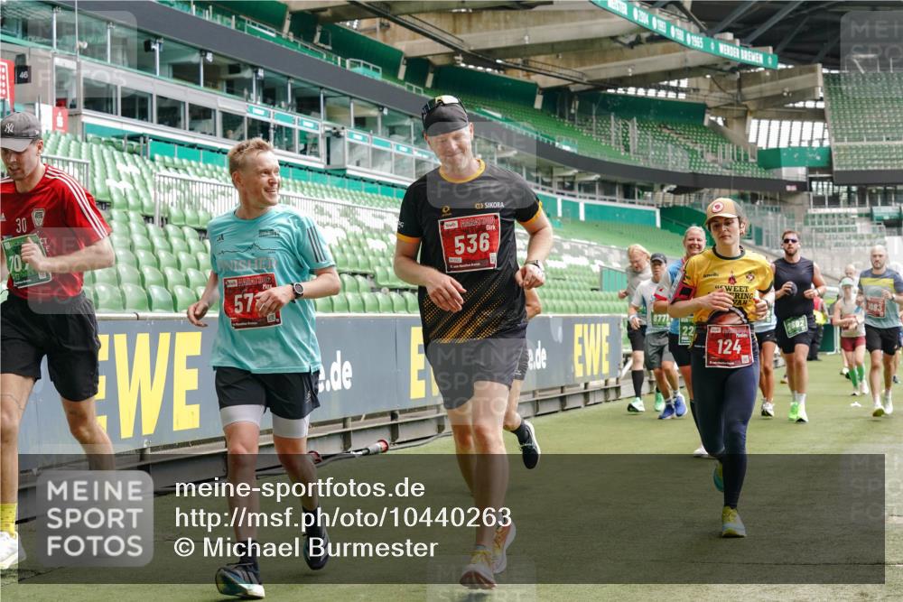 13.09.2026 - 21. swb-Marathon Bremen Michael Burmester http://msf.ph/oto/10440263 13.09.2026 13:06:44 Laufen im Stadion 109, 132, 156, 217, 244, 287, 303, 310, 372, 394, 430, 454, 489, 578, 607, 613, 716, 784, 831, 834, 846, 891, 900, 922, 1083, 1189, 1205, 1243, 1274, 1308, 1365, 1369, 1380, 1387, 1437, 1533, 1545, 1574, 1581, 1600, 1823, 1841, 1848, 1854, 1871, 1909, 1926, 1938, 2070, 2076, 2090, 2219, 2241, 2244, 2265, 2275, 2283, 2301, 2310, 2318, 2355, 2356, 2393, 2440, 2464, 2699, 2707, 2721, 2731, 2755, 2818, 2902, 2911, 2960, 3115, 3278, 3444, 3485 meine-sportfotos.de