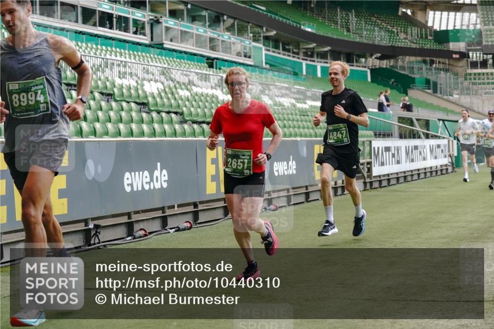 13.09.2026 - 21. swb-Marathon Bremen Michael Burmester http://msf.ph/oto/10440310 13.09.2026 12:42:12 Laufen im Stadion 371, 439, 650, 744, 749, 957, 1009, 1223, 1224, 1336, 1381, 1411, 1614, 1619, 1667, 1712, 1745, 1797, 1822, 1850, 1862, 1879, 2094, 2207, 2651, 2986, 3368, 3624, 4399, 4795, 4847, 4936, 5672, 5828, 6198, 6264, 6929, 6991, 7141, 8065, 8311, 8383, 8394, 8994, 9065, 9120, 9533, 277, 346, 807, 895, 901, 1090, 1118, 1248, 1320, 1323, 1472, 1576, 1587, 1604, 1717, 1751, 1758, 1911, 2141, 2352, 2670, 3080, 3606, 5160, 5163, 5912 meine-sportfotos.de