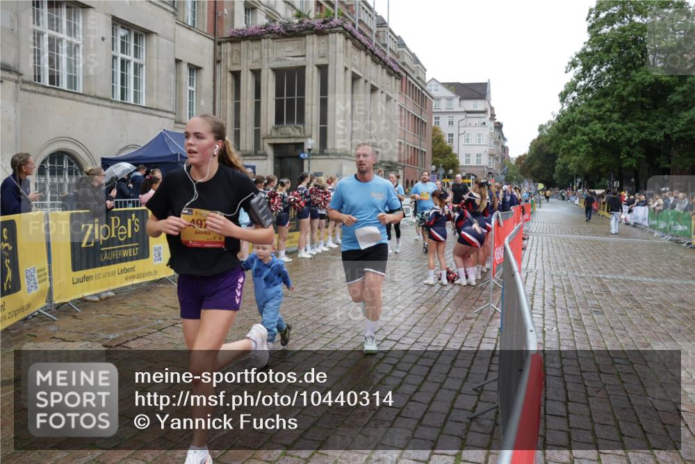 13.09.2026 - Kiel Lauf Yannick Fuchs http://msf.ph/oto/10440314 13.09.2026 11:52:03 Ziel  meine-sportfotos.de