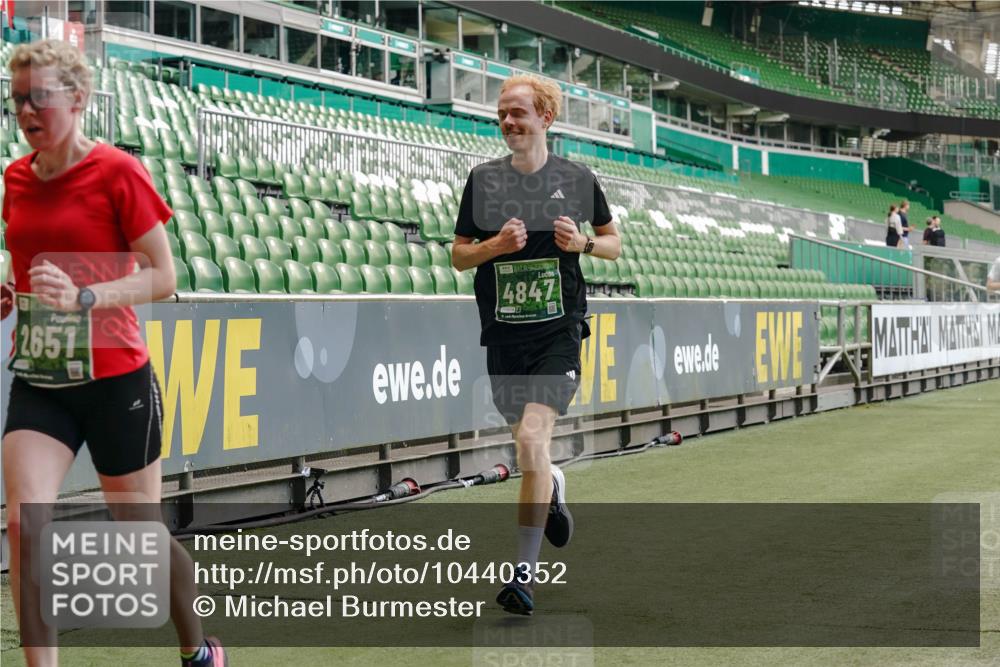 13.09.2026 - 21. swb-Marathon Bremen Michael Burmester http://msf.ph/oto/10440352 13.09.2026 12:42:13 Laufen im Stadion 371, 439, 650, 744, 749, 957, 1009, 1223, 1224, 1336, 1381, 1411, 1614, 1619, 1667, 1712, 1745, 1797, 1822, 1850, 1862, 1879, 2094, 2207, 2651, 2986, 3368, 3624, 4399, 4795, 4847, 4936, 5672, 5828, 6198, 6264, 6929, 6991, 7141, 8065, 8311, 8383, 8394, 8994, 9065, 9120, 9533, 277, 346, 807, 895, 901, 1090, 1118, 1248, 1320, 1323, 1472, 1576, 1587, 1604, 1717, 1751, 1758, 1911, 2141, 2352, 2670, 3080, 3606, 5160, 5163, 5912 meine-sportfotos.de