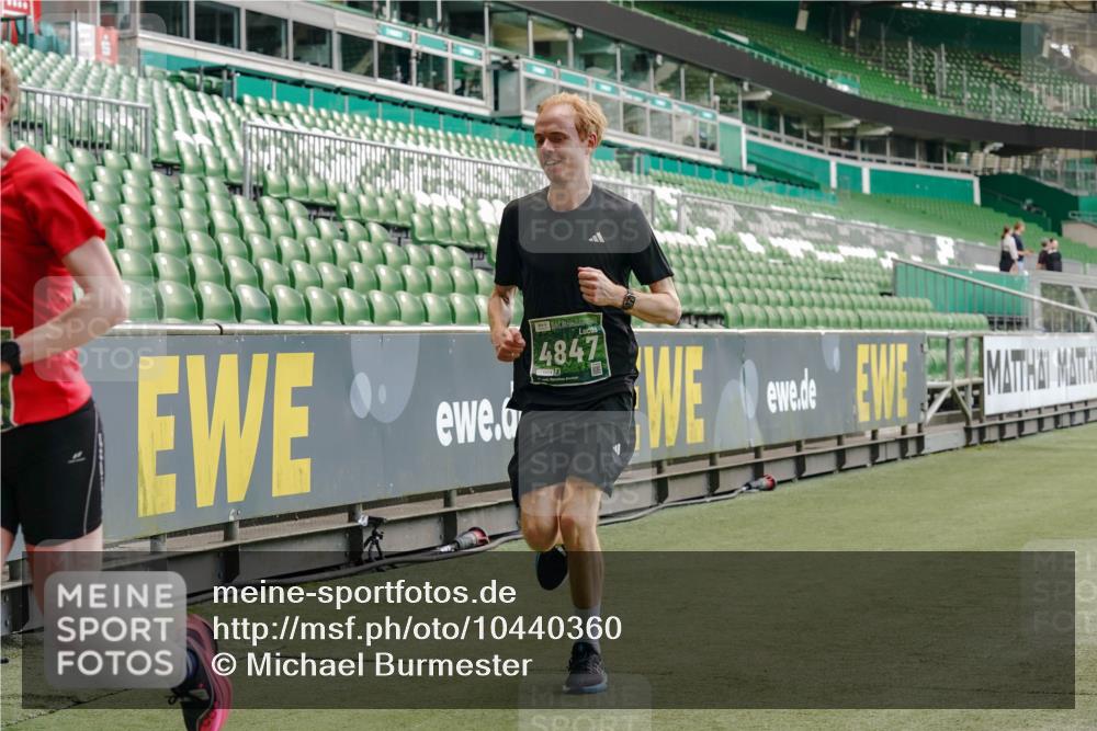 13.09.2026 - 21. swb-Marathon Bremen Michael Burmester http://msf.ph/oto/10440360 13.09.2026 12:42:13 Laufen im Stadion 371, 439, 650, 744, 749, 957, 1009, 1223, 1224, 1336, 1381, 1411, 1614, 1619, 1667, 1712, 1745, 1797, 1822, 1850, 1862, 1879, 2094, 2207, 2651, 2986, 3368, 3624, 4399, 4795, 4847, 4936, 5672, 5828, 6198, 6264, 6929, 6991, 7141, 8065, 8311, 8383, 8394, 8994, 9065, 9120, 9533, 277, 346, 807, 895, 901, 1090, 1118, 1248, 1320, 1323, 1472, 1576, 1587, 1604, 1717, 1751, 1758, 1911, 2141, 2352, 2670, 3080, 3606, 5160, 5163, 5912 meine-sportfotos.de