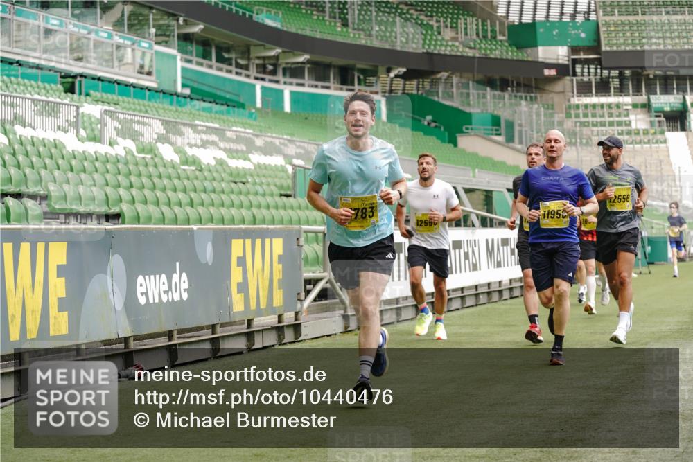 13.09.2026 - 21. swb-Marathon Bremen Michael Burmester http://msf.ph/oto/10440476 13.09.2026 10:27:37 Laufen im Stadion 10096, 10142, 10172, 10189, 10210, 10214, 10223, 10231, 10269, 10270, 10289, 10293, 10310, 10318, 10319, 10329, 10352, 10393, 10436, 10445, 10464, 10489, 10504, 10508, 10514, 10536, 10541, 10566, 10583, 10594, 10628, 10638, 10655, 10735, 10744, 10770, 10807, 10814, 10846, 10860, 10866, 10873, 10897, 10898, 10917, 10956, 10992, 11015, 11060, 11063, 11076, 11087, 11092, 11110, 11111, 11130, 11135, 11148, 11193, 11199, 11209, 11232, 11279 meine-sportfotos.de