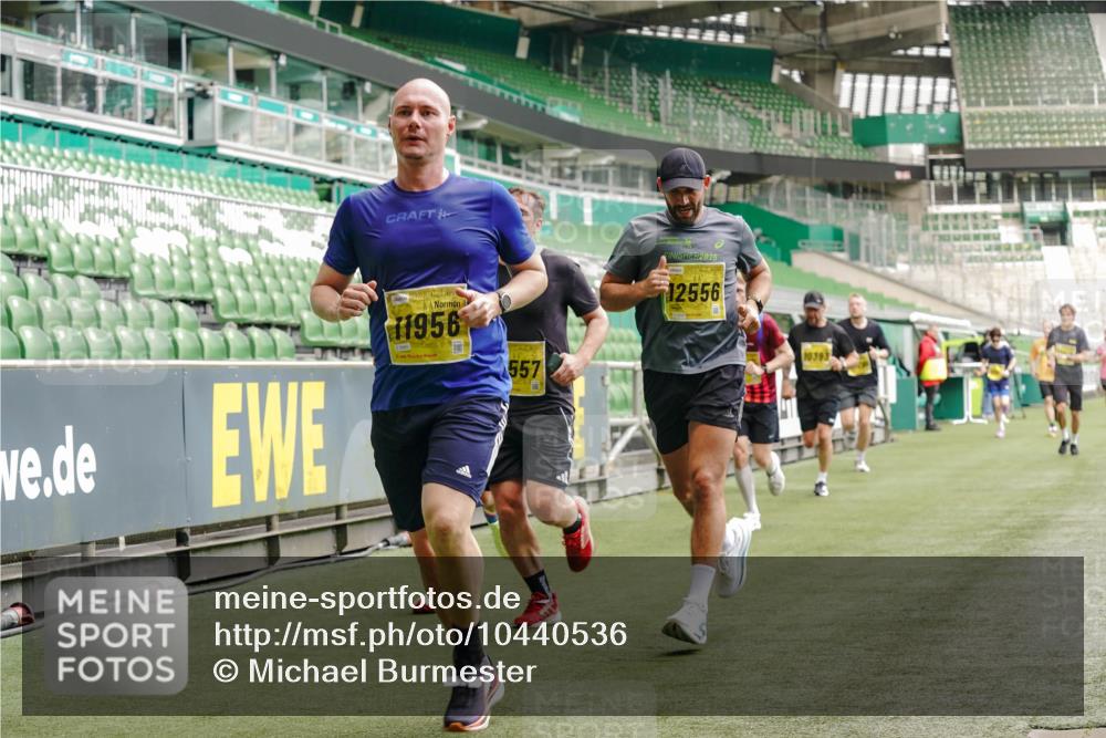 13.09.2026 - 21. swb-Marathon Bremen Michael Burmester http://msf.ph/oto/10440536 13.09.2026 10:27:41 Laufen im Stadion 10096, 10142, 10172, 10189, 10210, 10214, 10223, 10231, 10269, 10270, 10289, 10293, 10294, 10310, 10318, 10319, 10329, 10352, 10393, 10436, 10445, 10464, 10489, 10504, 10508, 10514, 10536, 10541, 10544, 10566, 10583, 10594, 10628, 10638, 10655, 10735, 10744, 10770, 10807, 10814, 10846, 10860, 10873, 10897, 10898, 10917, 10956, 10992, 11015, 11060, 11063, 11076, 11087, 11092, 11110, 11111, 11130, 11135, 11148, 11170, 11193, 11209, 11279 meine-sportfotos.de