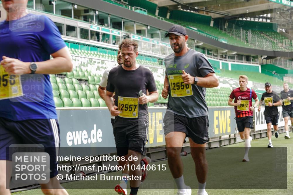 13.09.2026 - 21. swb-Marathon Bremen Michael Burmester http://msf.ph/oto/10440615 13.09.2026 10:27:42 Laufen im Stadion 10096, 10142, 10172, 10189, 10210, 10214, 10223, 10231, 10269, 10270, 10289, 10293, 10294, 10310, 10318, 10319, 10329, 10352, 10393, 10436, 10445, 10464, 10489, 10504, 10508, 10514, 10536, 10541, 10544, 10566, 10583, 10594, 10628, 10638, 10655, 10735, 10744, 10770, 10807, 10814, 10846, 10860, 10873, 10897, 10898, 10917, 10956, 10992, 11060, 11063, 11076, 11087, 11092, 11110, 11111, 11130, 11135, 11148, 11170, 11193, 11279 meine-sportfotos.de