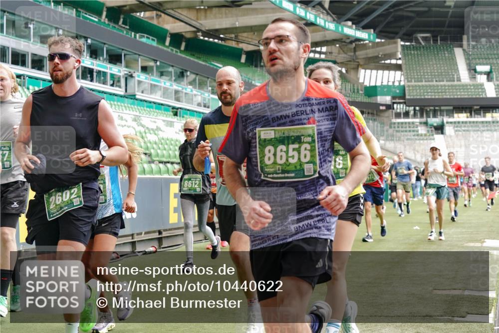 13.09.2026 - 21. swb-Marathon Bremen Michael Burmester http://msf.ph/oto/10440622 13.09.2026 13:06:49 Laufen im Stadion 109, 132, 156, 217, 244, 287, 303, 310, 372, 394, 430, 454, 489, 578, 607, 613, 682, 716, 784, 831, 834, 846, 891, 900, 922, 1083, 1173, 1189, 1205, 1274, 1365, 1369, 1380, 1387, 1437, 1532, 1533, 1545, 1574, 1581, 1600, 1823, 1841, 1848, 1854, 1871, 1909, 1926, 1938, 2070, 2076, 2090, 2219, 2244, 2265, 2275, 2283, 2310, 2318, 2355, 2356, 2393, 2440, 2464, 2699, 2707, 2721, 2731, 2755, 2818, 2902, 2911, 2949, 2960, 3115, 3444, 3485 meine-sportfotos.de