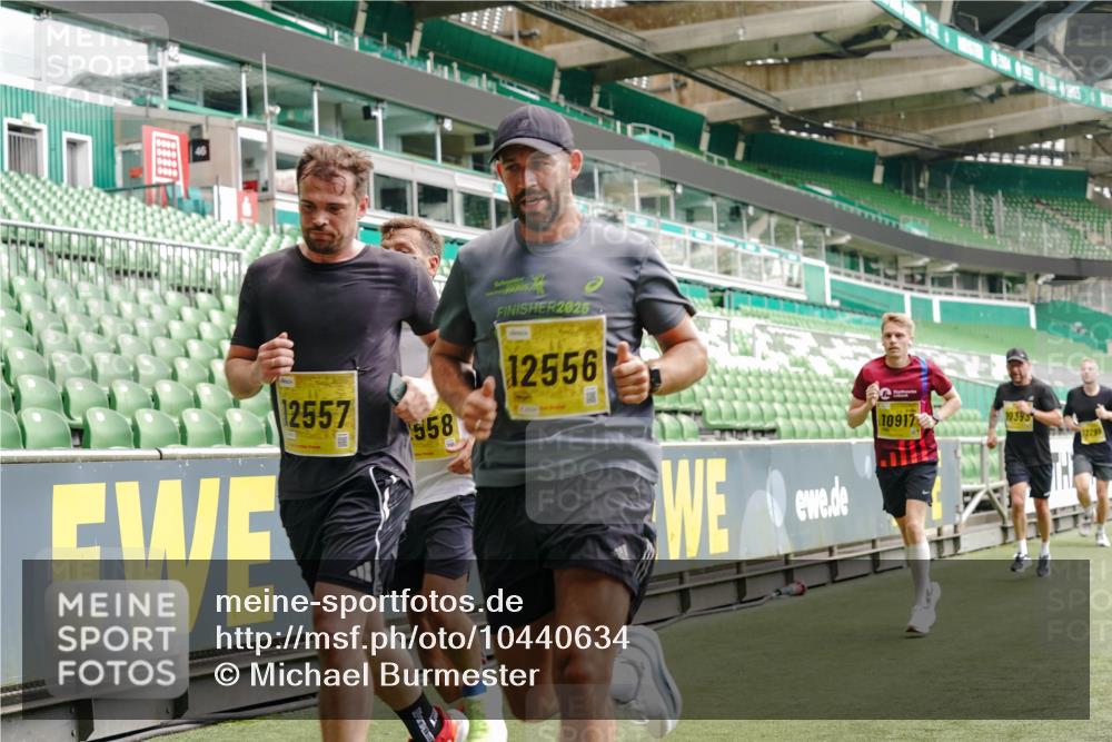 13.09.2026 - 21. swb-Marathon Bremen Michael Burmester http://msf.ph/oto/10440634 13.09.2026 10:27:42 Laufen im Stadion 10096, 10142, 10172, 10189, 10210, 10214, 10223, 10231, 10269, 10270, 10289, 10293, 10294, 10310, 10318, 10319, 10329, 10352, 10393, 10436, 10445, 10464, 10489, 10504, 10508, 10514, 10536, 10541, 10544, 10566, 10583, 10594, 10628, 10638, 10655, 10735, 10744, 10770, 10807, 10814, 10846, 10860, 10873, 10897, 10898, 10917, 10956, 10992, 11060, 11063, 11076, 11087, 11092, 11110, 11111, 11130, 11135, 11148, 11170, 11193, 11279 meine-sportfotos.de
