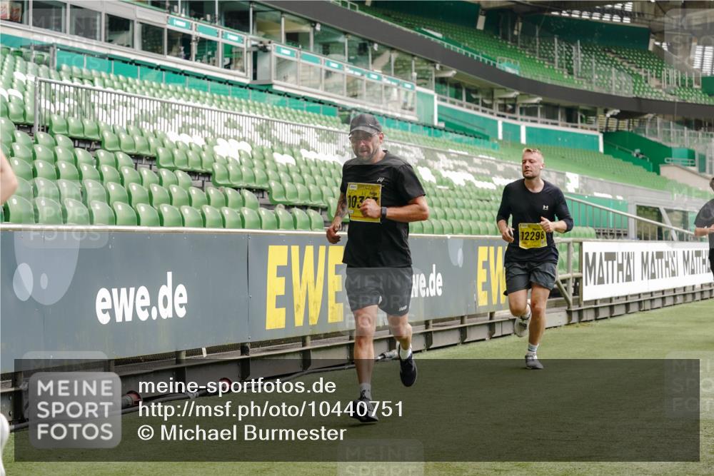 13.09.2026 - 21. swb-Marathon Bremen Michael Burmester http://msf.ph/oto/10440751 13.09.2026 10:27:44 Laufen im Stadion 10096, 10142, 10172, 10189, 10210, 10214, 10223, 10231, 10269, 10270, 10289, 10293, 10294, 10310, 10318, 10319, 10329, 10352, 10393, 10436, 10445, 10464, 10489, 10504, 10508, 10514, 10536, 10538, 10541, 10544, 10566, 10583, 10594, 10628, 10638, 10655, 10709, 10744, 10770, 10807, 10814, 10846, 10860, 10873, 10897, 10898, 10917, 10956, 10992, 11058, 11060, 11063, 11076, 11087, 11092, 11110, 11111, 11130, 11135, 11148, 11170, 11193, 11279 meine-sportfotos.de