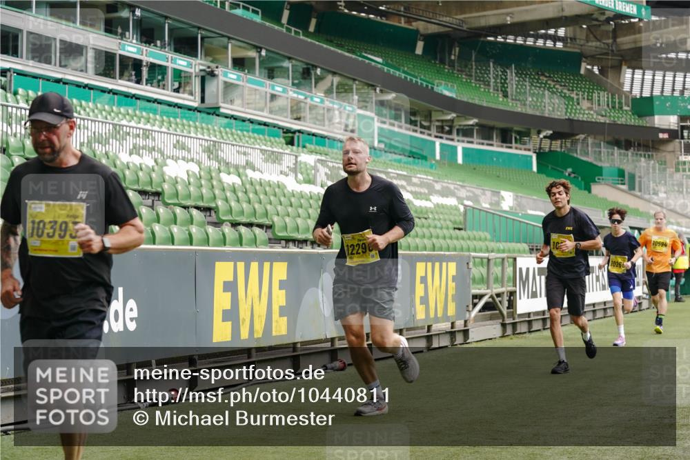 13.09.2026 - 21. swb-Marathon Bremen Michael Burmester http://msf.ph/oto/10440811 13.09.2026 10:27:46 Laufen im Stadion 10096, 10142, 10172, 10189, 10214, 10223, 10231, 10269, 10270, 10289, 10293, 10294, 10310, 10316, 10318, 10319, 10329, 10352, 10393, 10436, 10445, 10464, 10489, 10504, 10508, 10514, 10536, 10538, 10541, 10544, 10566, 10583, 10594, 10628, 10638, 10655, 10709, 10744, 10770, 10807, 10814, 10846, 10860, 10873, 10897, 10898, 10917, 10956, 10992, 10993, 11058, 11060, 11063, 11076, 11087, 11092, 11110, 11111, 11130, 11135, 11148, 11170, 11193, 11279 meine-sportfotos.de