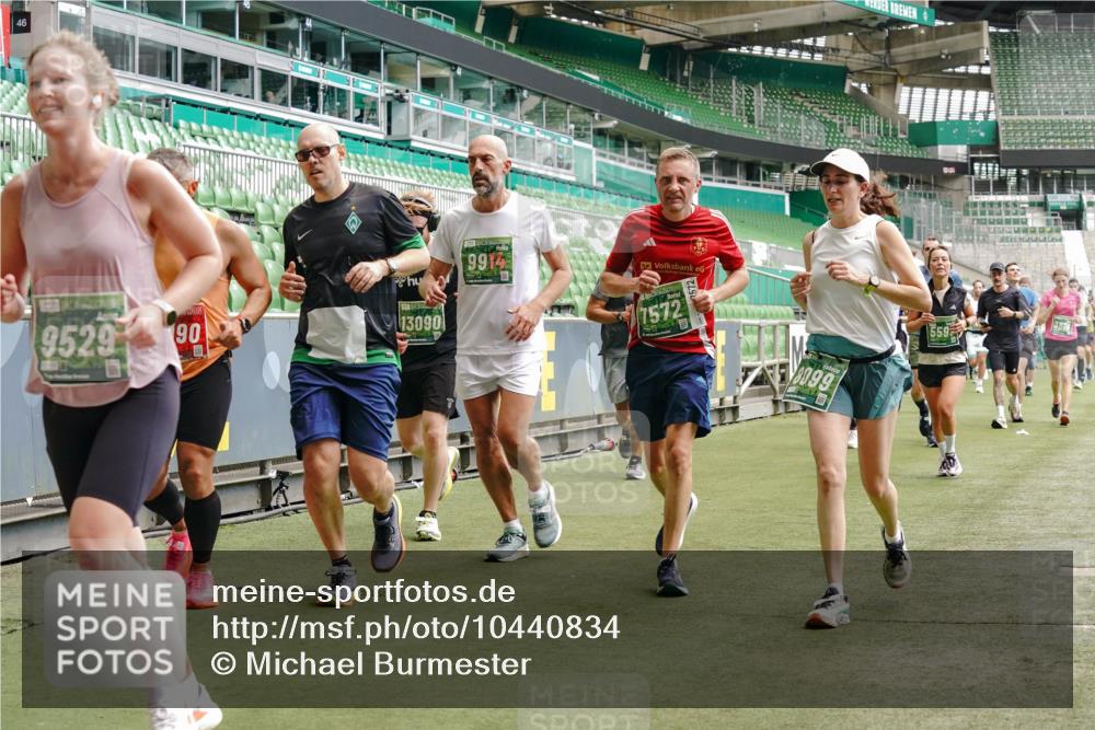 13.09.2026 - 21. swb-Marathon Bremen Michael Burmester http://msf.ph/oto/10440834 13.09.2026 13:06:52 Laufen im Stadion 109, 132, 156, 217, 244, 287, 303, 310, 372, 394, 430, 454, 489, 578, 607, 613, 682, 716, 784, 809, 831, 834, 846, 891, 900, 922, 1083, 1173, 1189, 1205, 1274, 1322, 1364, 1365, 1369, 1380, 1387, 1437, 1532, 1533, 1545, 1574, 1581, 1600, 1823, 1841, 1848, 1854, 1871, 1909, 1926, 1938, 2070, 2076, 2090, 2219, 2244, 2265, 2275, 2283, 2310, 2318, 2355, 2356, 2393, 2440, 2464, 2492, 2699, 2707, 2721, 2731, 2755, 2818, 2902, 2911, 2949, 2960, 3115, 3485 meine-sportfotos.de