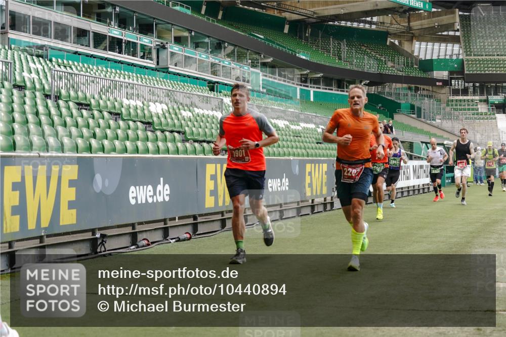 13.09.2026 - 21. swb-Marathon Bremen Michael Burmester http://msf.ph/oto/10440894 13.09.2026 12:42:31 Laufen im Stadion 439, 749, 1009, 1223, 1224, 1411, 1562, 1619, 1667, 1712, 1745, 1797, 1822, 1850, 1862, 1879, 1921, 2094, 2207, 2651, 2683, 2986, 3251, 3368, 3584, 3624, 3688, 4096, 4399, 4795, 4847, 5316, 5663, 5672, 5828, 6198, 6264, 6359, 6929, 6991, 7141, 8065, 8311, 8383, 8394, 8689, 8749, 8994, 9065, 9120, 9200, 9533, 277, 346, 807, 895, 901, 1118, 1248, 1320, 1323, 1472, 1576, 1587, 1604, 1717, 1751, 1758, 1911, 2141, 2352, 2670, 3080, 3606, 5160, 5163, 5912 meine-sportfotos.de