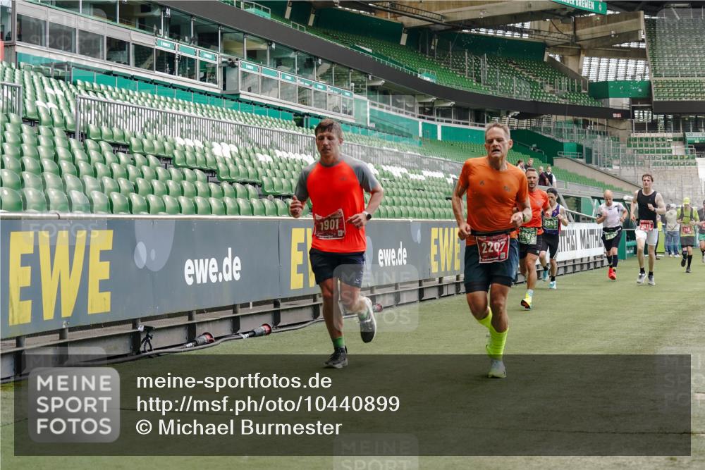 13.09.2026 - 21. swb-Marathon Bremen Michael Burmester http://msf.ph/oto/10440899 13.09.2026 12:42:31 Laufen im Stadion 439, 749, 1009, 1223, 1224, 1411, 1562, 1619, 1667, 1712, 1745, 1797, 1822, 1850, 1862, 1879, 1921, 2094, 2207, 2651, 2683, 2986, 3251, 3368, 3584, 3624, 3688, 4096, 4399, 4795, 4847, 5316, 5663, 5672, 5828, 6198, 6264, 6359, 6929, 6991, 7141, 8065, 8311, 8383, 8394, 8689, 8749, 8994, 9065, 9120, 9200, 9533, 277, 346, 807, 895, 901, 1118, 1248, 1320, 1323, 1472, 1576, 1587, 1604, 1717, 1751, 1758, 1911, 2141, 2352, 2670, 3080, 3606, 5160, 5163, 5912 meine-sportfotos.de
