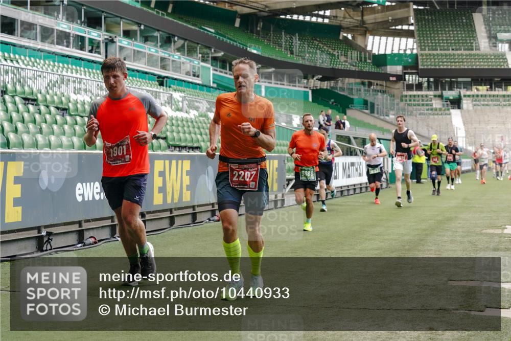 13.09.2026 - 21. swb-Marathon Bremen Michael Burmester http://msf.ph/oto/10440933 13.09.2026 12:42:32 Laufen im Stadion 439, 749, 1009, 1223, 1224, 1411, 1562, 1619, 1667, 1712, 1745, 1797, 1822, 1850, 1862, 1879, 1921, 2094, 2207, 2651, 2683, 2986, 3251, 3368, 3584, 3624, 3688, 4096, 4399, 4795, 4847, 5316, 5663, 5672, 5828, 6198, 6264, 6359, 6929, 6991, 7141, 8065, 8311, 8383, 8394, 8689, 8749, 8994, 9065, 9120, 9200, 9533, 277, 346, 807, 895, 901, 1118, 1248, 1320, 1323, 1472, 1576, 1587, 1604, 1717, 1751, 1758, 1911, 2141, 2352, 2670, 3080, 3606, 5160, 5163, 5912 meine-sportfotos.de