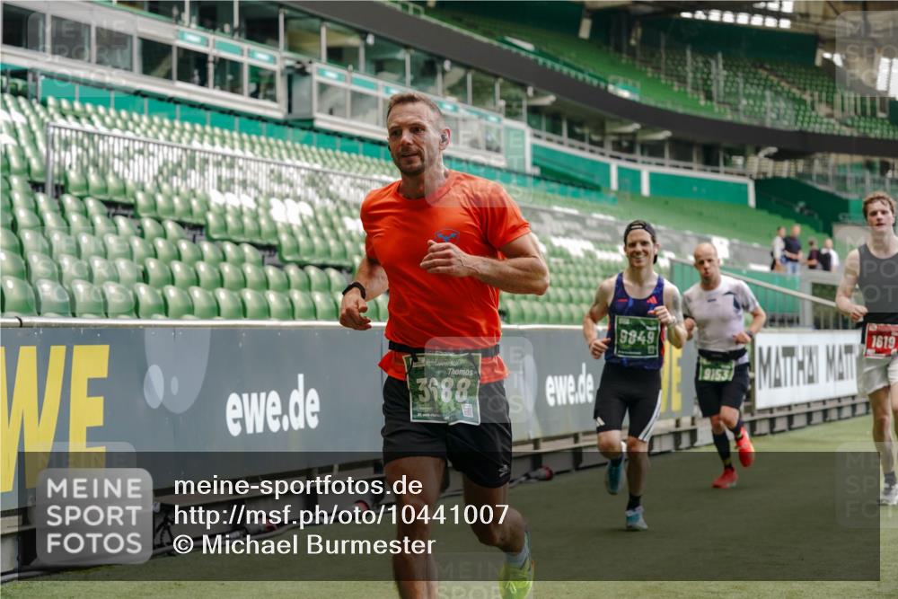 13.09.2026 - 21. swb-Marathon Bremen Michael Burmester http://msf.ph/oto/10441007 13.09.2026 12:42:34 Laufen im Stadion 439, 749, 1009, 1223, 1224, 1411, 1562, 1619, 1667, 1712, 1745, 1797, 1822, 1850, 1862, 1879, 1921, 2094, 2207, 2651, 2683, 2986, 3251, 3368, 3584, 3624, 3688, 4096, 4399, 4795, 4847, 5316, 5663, 5672, 5828, 6198, 6264, 6359, 6929, 6991, 7141, 8065, 8311, 8383, 8394, 8689, 8749, 8994, 9065, 9120, 9200, 9533, 9849, 277, 346, 453, 807, 895, 901, 1118, 1248, 1320, 1323, 1472, 1576, 1587, 1717, 1751, 1758, 1911, 2141, 2352, 2670, 3080, 3606, 5160, 5163, 5912 meine-sportfotos.de