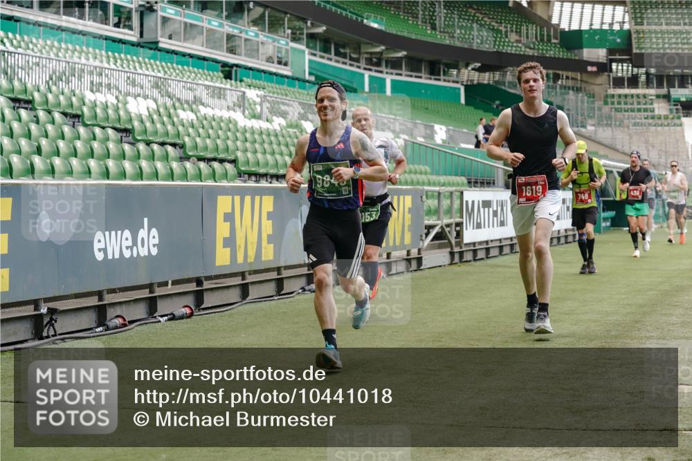 13.09.2026 - 21. swb-Marathon Bremen Michael Burmester http://msf.ph/oto/10441018 13.09.2026 12:42:35 Laufen im Stadion 439, 749, 819, 1009, 1223, 1224, 1411, 1562, 1619, 1667, 1712, 1745, 1797, 1822, 1850, 1862, 1879, 1921, 2094, 2207, 2651, 2683, 2986, 3251, 3368, 3584, 3624, 3688, 4096, 4399, 4795, 4847, 5316, 5663, 5672, 5828, 6198, 6264, 6359, 6929, 6991, 7141, 8311, 8383, 8394, 8689, 8749, 8994, 9065, 9120, 9200, 9533, 9849, 277, 346, 453, 807, 895, 901, 1118, 1248, 1320, 1323, 1472, 1576, 1587, 1717, 1751, 1758, 1911, 2141, 2352, 2670, 3080, 3606, 5160, 5163, 5912 meine-sportfotos.de