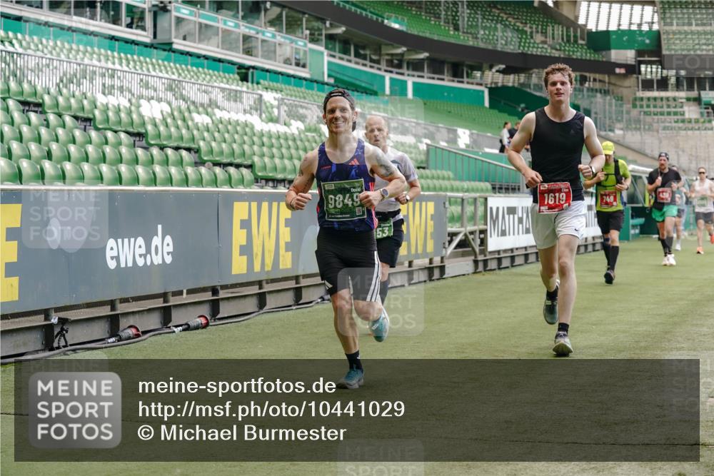 13.09.2026 - 21. swb-Marathon Bremen Michael Burmester http://msf.ph/oto/10441029 13.09.2026 12:42:35 Laufen im Stadion 439, 749, 819, 1009, 1223, 1224, 1411, 1562, 1619, 1667, 1712, 1745, 1797, 1822, 1850, 1862, 1879, 1921, 2094, 2207, 2651, 2683, 2986, 3251, 3368, 3584, 3624, 3688, 4096, 4399, 4795, 4847, 5316, 5663, 5672, 5828, 6198, 6264, 6359, 6929, 6991, 7141, 8311, 8383, 8394, 8689, 8749, 8994, 9065, 9120, 9200, 9533, 9849, 277, 346, 453, 807, 895, 901, 1118, 1248, 1320, 1323, 1472, 1576, 1587, 1717, 1751, 1758, 1911, 2141, 2352, 2670, 3080, 3606, 5160, 5163, 5912 meine-sportfotos.de