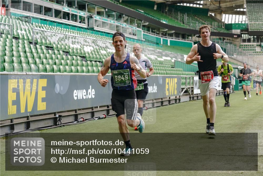 13.09.2026 - 21. swb-Marathon Bremen Michael Burmester http://msf.ph/oto/10441059 13.09.2026 12:42:36 Laufen im Stadion 439, 749, 819, 1009, 1223, 1224, 1411, 1562, 1619, 1667, 1712, 1745, 1797, 1822, 1850, 1862, 1879, 1921, 2094, 2207, 2651, 2683, 2986, 3251, 3368, 3584, 3624, 3688, 4096, 4399, 4795, 4847, 5316, 5663, 5672, 5828, 6198, 6264, 6359, 6929, 6991, 7141, 8311, 8383, 8394, 8689, 8749, 8994, 9065, 9120, 9153, 9200, 9533, 9849, 277, 346, 453, 807, 895, 901, 1118, 1248, 1320, 1323, 1472, 1576, 1587, 1717, 1751, 1758, 1911, 2141, 2352, 2670, 3080, 3606, 5160, 5163, 5912 meine-sportfotos.de