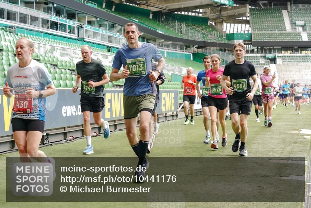 13.09.2026 - 21. swb-Marathon Bremen Michael Burmester http://msf.ph/oto/10441176 13.09.2026 13:06:57 Laufen im Stadion 109, 132, 156, 217, 287, 303, 310, 372, 394, 430, 454, 489, 578, 607, 613, 682, 716, 784, 809, 831, 834, 846, 891, 900, 922, 1083, 1173, 1189, 1205, 1210, 1274, 1322, 1364, 1365, 1369, 1380, 1387, 1437, 1532, 1533, 1545, 1574, 1581, 1600, 1823, 1841, 1848, 1854, 1871, 1909, 1926, 1938, 2070, 2076, 2090, 2219, 2244, 2265, 2275, 2283, 2310, 2318, 2355, 2356, 2393, 2405, 2440, 2464, 2492, 2565, 2699, 2707, 2721, 2731, 2755, 2818, 2902, 2911, 2949, 2960, 3115 meine-sportfotos.de