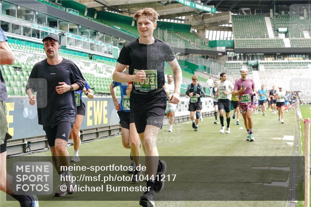 13.09.2026 - 21. swb-Marathon Bremen Michael Burmester http://msf.ph/oto/10441217 13.09.2026 13:06:58 Laufen im Stadion 109, 132, 156, 217, 287, 303, 310, 372, 394, 430, 454, 489, 578, 607, 613, 682, 716, 784, 809, 831, 834, 846, 891, 922, 1083, 1173, 1189, 1205, 1210, 1274, 1322, 1364, 1365, 1369, 1380, 1387, 1437, 1532, 1533, 1545, 1574, 1581, 1600, 1823, 1841, 1848, 1854, 1871, 1909, 1926, 1938, 2070, 2076, 2090, 2219, 2244, 2265, 2275, 2283, 2310, 2318, 2355, 2356, 2393, 2405, 2440, 2464, 2492, 2565, 2699, 2707, 2721, 2731, 2755, 2818, 2902, 2911, 2949, 2960, 3115 meine-sportfotos.de