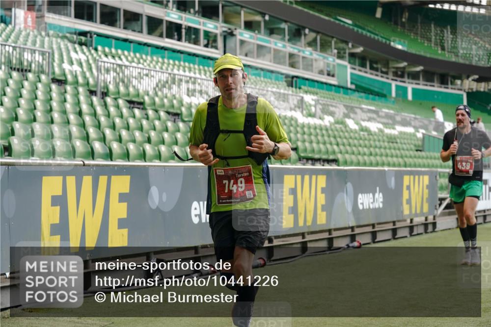 13.09.2026 - 21. swb-Marathon Bremen Michael Burmester http://msf.ph/oto/10441226 13.09.2026 12:42:40 Laufen im Stadion 439, 749, 819, 1009, 1223, 1224, 1411, 1562, 1619, 1667, 1712, 1745, 1797, 1822, 1850, 1862, 1879, 1921, 2094, 2207, 2651, 2683, 3251, 3368, 3584, 3624, 3688, 4096, 4399, 4795, 4847, 5316, 5663, 5672, 5828, 6198, 6264, 6359, 6929, 6991, 7141, 8311, 8383, 8394, 8689, 8749, 8994, 9120, 9153, 9200, 9533, 9849, 277, 346, 453, 807, 901, 1118, 1248, 1320, 1323, 1472, 1576, 1587, 1717, 1751, 1758, 1911, 2141, 2352, 3080, 3606, 5160, 5163, 5912 meine-sportfotos.de