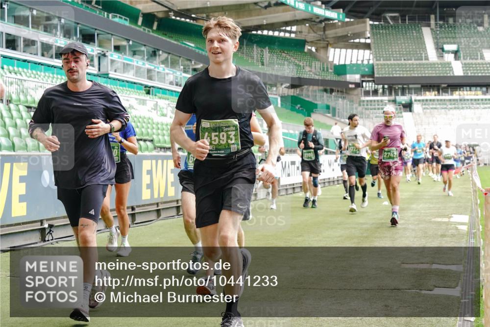 13.09.2026 - 21. swb-Marathon Bremen Michael Burmester http://msf.ph/oto/10441233 13.09.2026 13:06:58 Laufen im Stadion 109, 132, 156, 217, 287, 303, 310, 372, 394, 430, 454, 489, 578, 607, 613, 682, 716, 784, 809, 831, 834, 846, 891, 922, 1083, 1173, 1189, 1205, 1210, 1274, 1322, 1364, 1365, 1369, 1380, 1387, 1437, 1532, 1533, 1545, 1574, 1581, 1600, 1823, 1841, 1848, 1854, 1871, 1909, 1926, 1938, 2070, 2076, 2090, 2219, 2244, 2265, 2275, 2283, 2310, 2318, 2355, 2356, 2393, 2405, 2440, 2464, 2492, 2565, 2699, 2707, 2721, 2731, 2755, 2818, 2902, 2911, 2949, 2960, 3115 meine-sportfotos.de