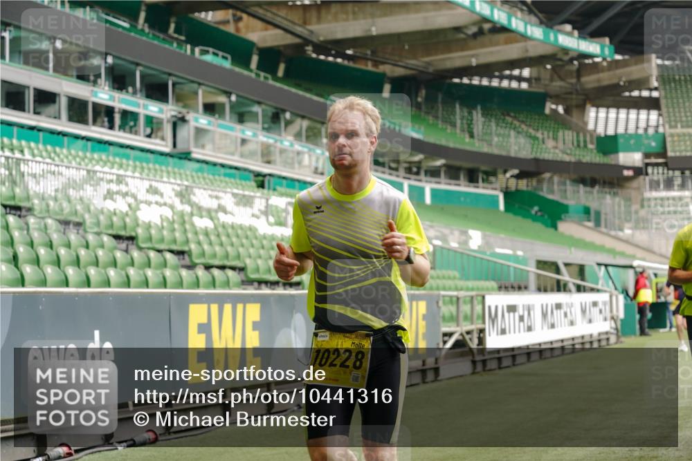 13.09.2026 - 21. swb-Marathon Bremen Michael Burmester http://msf.ph/oto/10441316 13.09.2026 10:27:55 Laufen im Stadion 10096, 10142, 10172, 10189, 10223, 10231, 10269, 10270, 10289, 10293, 10294, 10310, 10316, 10318, 10319, 10329, 10393, 10436, 10464, 10489, 10504, 10508, 10514, 10538, 10541, 10544, 10566, 10583, 10594, 10628, 10638, 10655, 10709, 10744, 10770, 10807, 10814, 10835, 10846, 10860, 10873, 10897, 10898, 10917, 10956, 10992, 10993, 11005, 11035, 11058, 11060, 11063, 11076, 11087, 11092, 11110, 11111, 11130, 11135, 11148, 11170, 11193, 11279 meine-sportfotos.de