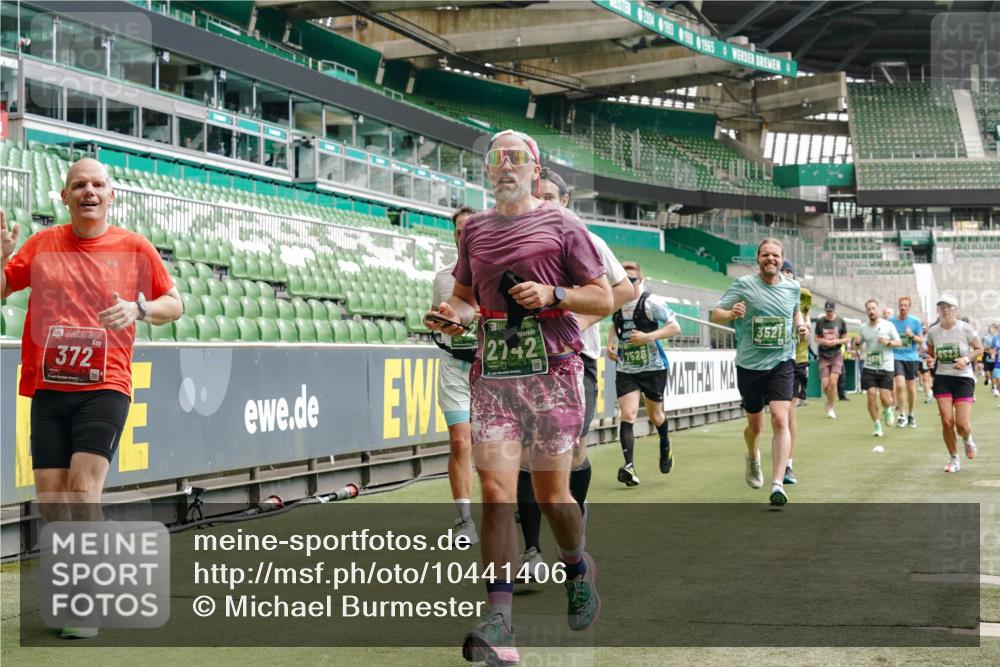 13.09.2026 - 21. swb-Marathon Bremen Michael Burmester http://msf.ph/oto/10441406 13.09.2026 13:07:01 Laufen im Stadion 109, 132, 156, 217, 287, 303, 310, 372, 394, 430, 454, 489, 578, 607, 613, 682, 716, 784, 809, 831, 834, 846, 891, 911, 922, 1083, 1173, 1189, 1205, 1210, 1274, 1322, 1364, 1365, 1369, 1380, 1387, 1437, 1532, 1533, 1545, 1574, 1581, 1600, 1823, 1841, 1848, 1854, 1871, 1909, 1926, 1938, 2003, 2070, 2076, 2090, 2219, 2244, 2265, 2275, 2283, 2310, 2318, 2355, 2356, 2393, 2405, 2440, 2464, 2492, 2565, 2699, 2707, 2721, 2731, 2755, 2818, 2831, 2902, 2911, 2949, 2960, 3115 meine-sportfotos.de