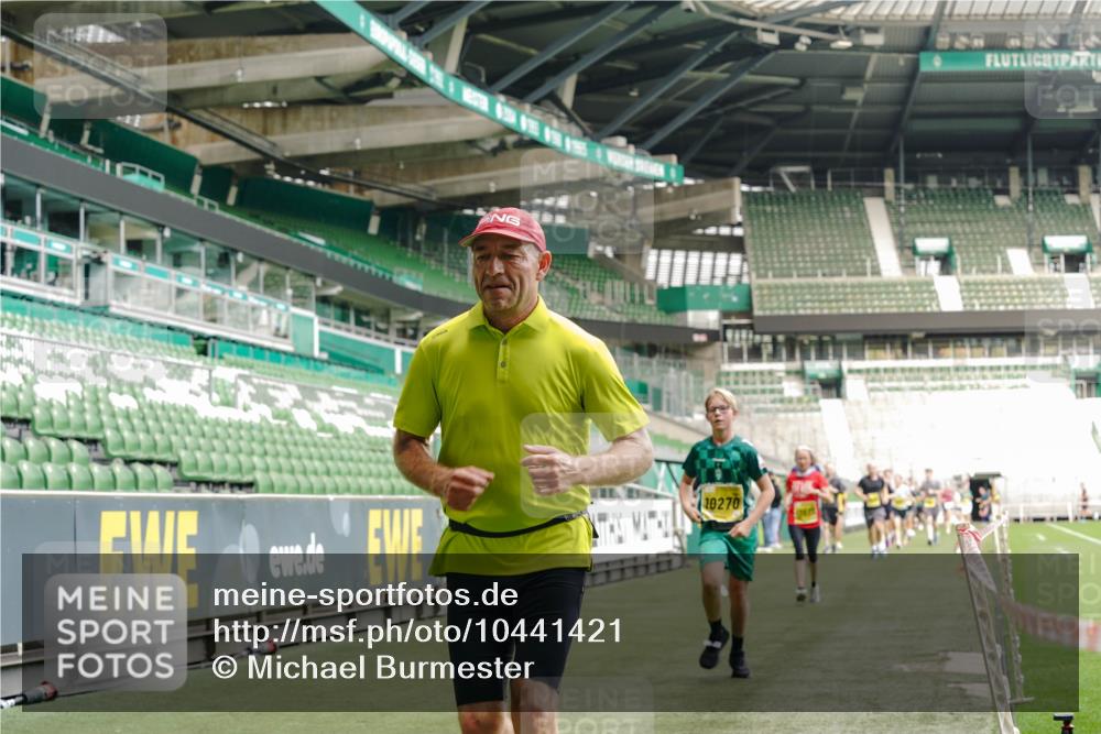 13.09.2026 - 21. swb-Marathon Bremen Michael Burmester http://msf.ph/oto/10441421 13.09.2026 10:27:57 Laufen im Stadion 10096, 10142, 10172, 10189, 10223, 10231, 10267, 10269, 10270, 10289, 10293, 10294, 10310, 10316, 10318, 10319, 10329, 10393, 10421, 10464, 10489, 10504, 10508, 10514, 10538, 10541, 10544, 10566, 10583, 10594, 10628, 10638, 10655, 10709, 10744, 10770, 10807, 10814, 10835, 10846, 10860, 10873, 10897, 10898, 10917, 10956, 10992, 10993, 11005, 11035, 11058, 11060, 11063, 11076, 11087, 11092, 11110, 11111, 11130, 11135, 11148, 11170, 11193 meine-sportfotos.de