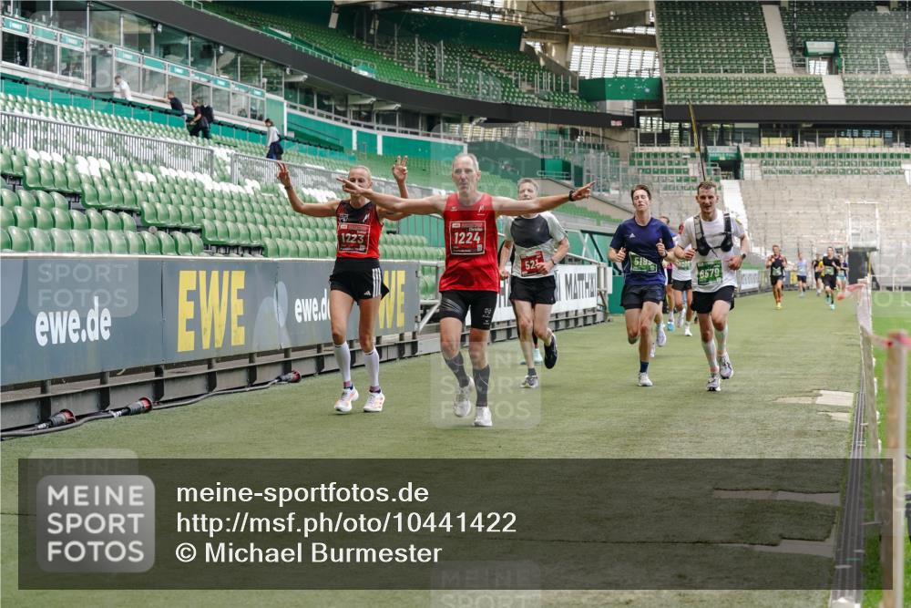 13.09.2026 - 21. swb-Marathon Bremen Michael Burmester http://msf.ph/oto/10441422 13.09.2026 12:42:47 Laufen im Stadion 439, 749, 819, 1009, 1223, 1224, 1411, 1562, 1619, 1667, 1712, 1745, 1822, 1850, 1862, 1879, 1921, 2094, 2207, 2651, 2683, 3251, 3368, 3584, 3624, 3688, 4096, 4399, 4795, 4847, 5199, 5316, 5663, 5672, 5828, 6198, 6264, 6359, 6579, 6929, 6991, 7141, 8311, 8383, 8394, 8689, 8749, 8994, 9120, 9153, 9200, 9233, 9533, 9849, 277, 346, 453, 807, 901, 1248, 1320, 1323, 1472, 1576, 1587, 1717, 1751, 1758, 1911, 2141, 2352, 3080, 3606, 5160, 5163, 5912 meine-sportfotos.de