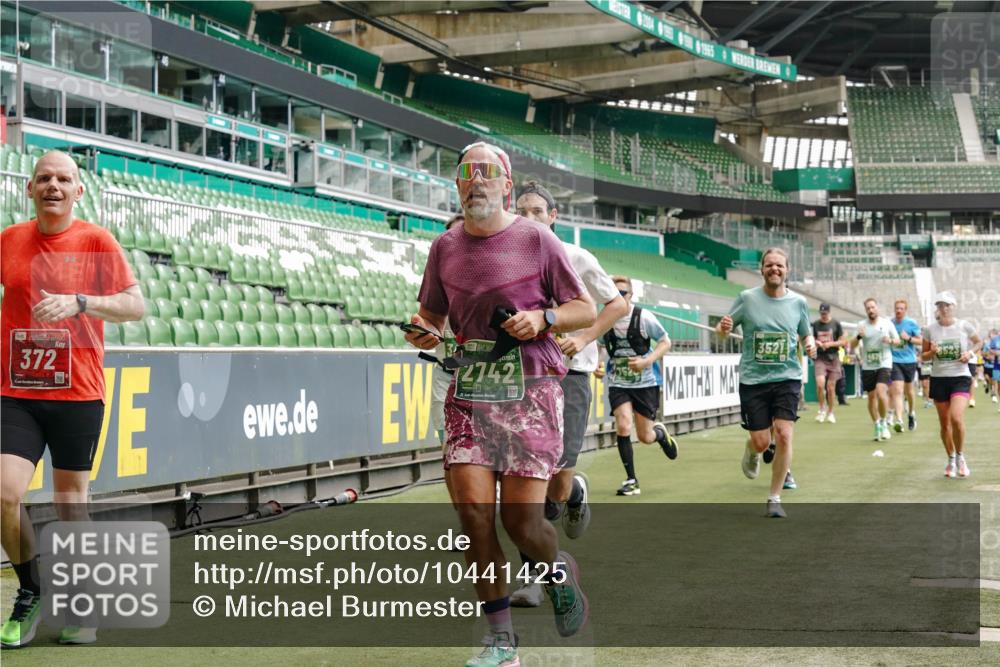 13.09.2026 - 21. swb-Marathon Bremen Michael Burmester http://msf.ph/oto/10441425 13.09.2026 13:07:01 Laufen im Stadion 109, 132, 156, 217, 287, 303, 310, 372, 394, 430, 454, 489, 578, 607, 613, 682, 716, 784, 809, 831, 834, 846, 891, 911, 922, 1083, 1173, 1189, 1205, 1210, 1274, 1322, 1364, 1365, 1369, 1380, 1387, 1437, 1532, 1533, 1545, 1574, 1581, 1600, 1823, 1841, 1848, 1854, 1871, 1909, 1926, 1938, 2003, 2070, 2076, 2090, 2219, 2244, 2265, 2275, 2283, 2310, 2318, 2355, 2356, 2393, 2405, 2440, 2464, 2492, 2565, 2699, 2707, 2721, 2731, 2755, 2818, 2831, 2902, 2911, 2949, 2960, 3115 meine-sportfotos.de