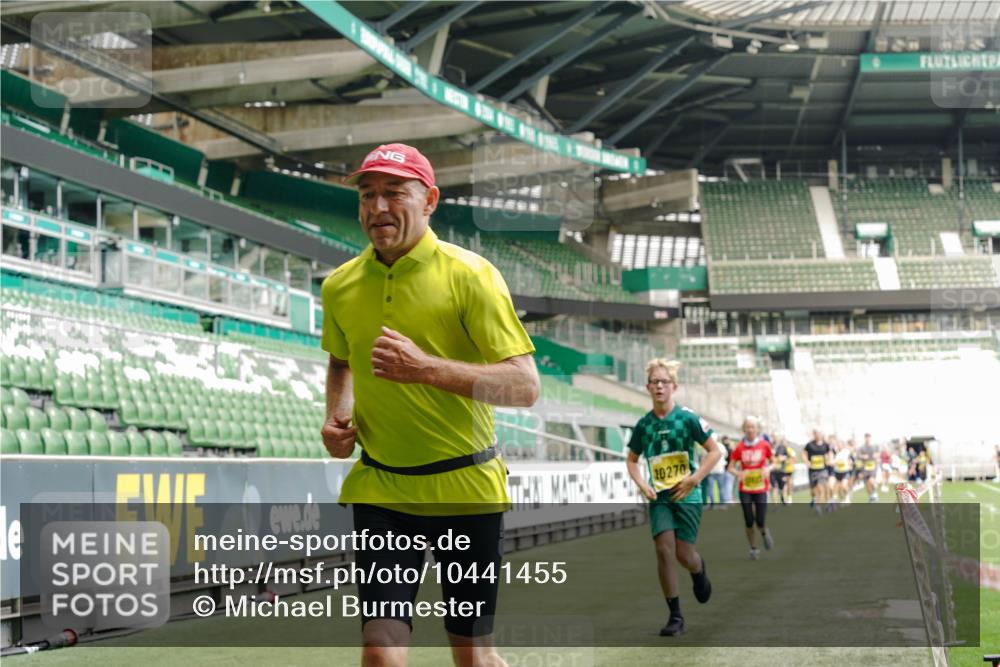 13.09.2026 - 21. swb-Marathon Bremen Michael Burmester http://msf.ph/oto/10441455 13.09.2026 10:27:57 Laufen im Stadion 10096, 10142, 10172, 10189, 10223, 10231, 10267, 10269, 10270, 10289, 10293, 10294, 10310, 10316, 10318, 10319, 10329, 10393, 10421, 10464, 10489, 10504, 10508, 10514, 10538, 10541, 10544, 10566, 10583, 10594, 10628, 10638, 10655, 10709, 10744, 10770, 10807, 10814, 10835, 10846, 10860, 10873, 10897, 10898, 10917, 10956, 10992, 10993, 11005, 11035, 11058, 11060, 11063, 11076, 11087, 11092, 11110, 11111, 11130, 11135, 11148, 11170, 11193 meine-sportfotos.de