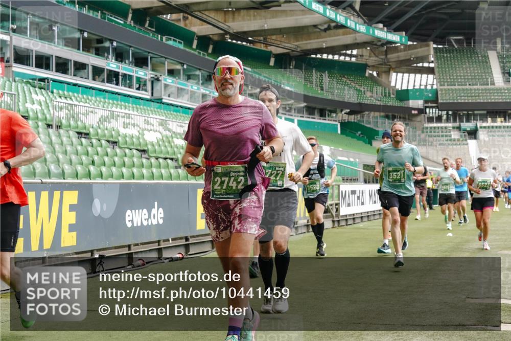 13.09.2026 - 21. swb-Marathon Bremen Michael Burmester http://msf.ph/oto/10441459 13.09.2026 13:07:01 Laufen im Stadion 109, 132, 156, 217, 287, 303, 310, 372, 394, 430, 454, 489, 578, 607, 613, 682, 716, 784, 809, 831, 834, 846, 891, 911, 922, 1083, 1173, 1189, 1205, 1210, 1274, 1322, 1364, 1365, 1369, 1380, 1387, 1437, 1532, 1533, 1545, 1574, 1581, 1600, 1823, 1841, 1848, 1854, 1871, 1909, 1926, 1938, 2003, 2070, 2076, 2090, 2219, 2244, 2265, 2275, 2283, 2310, 2318, 2355, 2356, 2393, 2405, 2440, 2464, 2492, 2565, 2699, 2707, 2721, 2731, 2755, 2818, 2831, 2902, 2911, 2949, 2960, 3115 meine-sportfotos.de