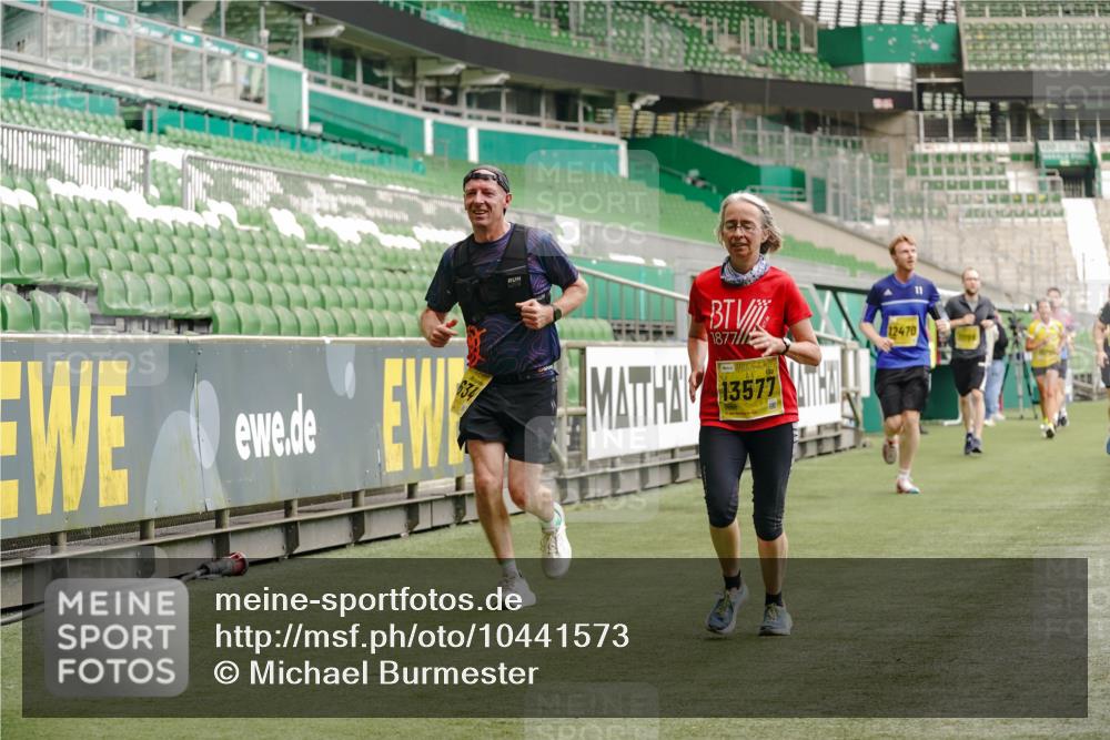13.09.2026 - 21. swb-Marathon Bremen Michael Burmester http://msf.ph/oto/10441573 13.09.2026 10:28:01 Laufen im Stadion 10096, 10142, 10172, 10189, 10223, 10231, 10267, 10269, 10270, 10289, 10293, 10294, 10310, 10316, 10319, 10329, 10393, 10421, 10464, 10489, 10504, 10508, 10514, 10538, 10541, 10544, 10566, 10583, 10594, 10628, 10638, 10655, 10709, 10739, 10744, 10770, 10807, 10814, 10835, 10846, 10860, 10873, 10897, 10898, 10910, 10917, 10923, 10956, 10992, 10993, 11005, 11035, 11058, 11060, 11063, 11076, 11087, 11092, 11110, 11111, 11130, 11135, 11148, 11170, 11193 meine-sportfotos.de