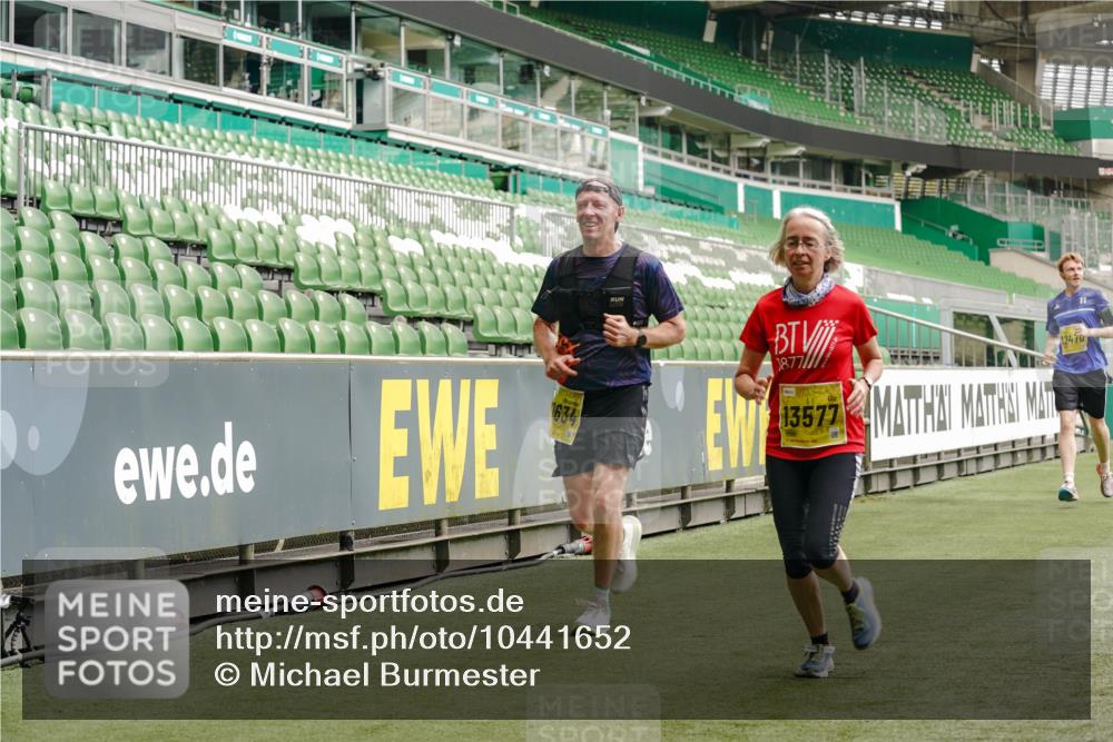 13.09.2026 - 21. swb-Marathon Bremen Michael Burmester http://msf.ph/oto/10441652 13.09.2026 10:28:02 Laufen im Stadion 10096, 10142, 10172, 10189, 10223, 10231, 10267, 10269, 10270, 10289, 10293, 10294, 10310, 10316, 10319, 10329, 10393, 10421, 10464, 10489, 10504, 10508, 10514, 10538, 10541, 10544, 10566, 10583, 10594, 10628, 10638, 10655, 10709, 10739, 10744, 10770, 10807, 10814, 10835, 10846, 10860, 10873, 10897, 10898, 10910, 10917, 10923, 10956, 10992, 10993, 11005, 11035, 11058, 11060, 11063, 11076, 11087, 11092, 11110, 11111, 11130, 11135, 11148, 11170, 11193 meine-sportfotos.de