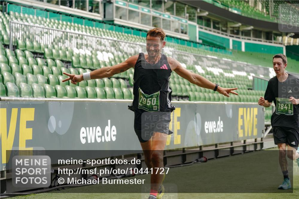 13.09.2026 - 21. swb-Marathon Bremen Michael Burmester http://msf.ph/oto/10441727 13.09.2026 12:43:00 Laufen im Stadion 439, 749, 819, 1009, 1223, 1224, 1562, 1619, 1667, 1712, 1745, 1822, 1850, 1862, 1879, 1921, 2094, 2207, 2651, 2683, 3251, 3368, 3500, 3584, 3624, 3688, 4096, 4847, 5143, 5199, 5316, 5601, 5663, 5672, 5776, 5828, 6264, 6359, 6579, 6929, 6991, 7141, 7170, 7841, 7950, 8311, 8383, 8394, 8689, 8749, 8850, 8994, 9120, 9153, 9200, 9233, 9533, 9849, 277, 453, 807, 862, 901, 1248, 1320, 1323, 1472, 1576, 1587, 1717, 1751, 1758, 1911, 5160, 5163, 5912 meine-sportfotos.de
