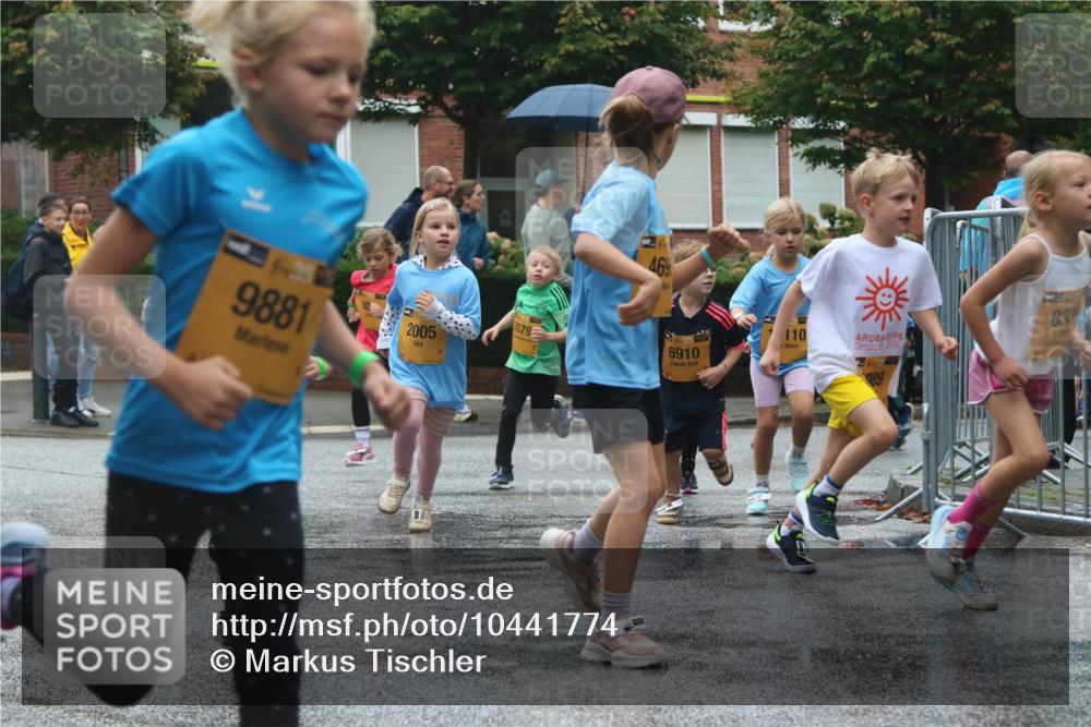 13.09.2026 - Kiel Lauf Markus Tischler http://msf.ph/oto/10441774 13.09.2026 08:33:22 Fleethörn 469, 9881, 2005, 579, 38, 6910, 110, 989, 833 meine-sportfotos.de
