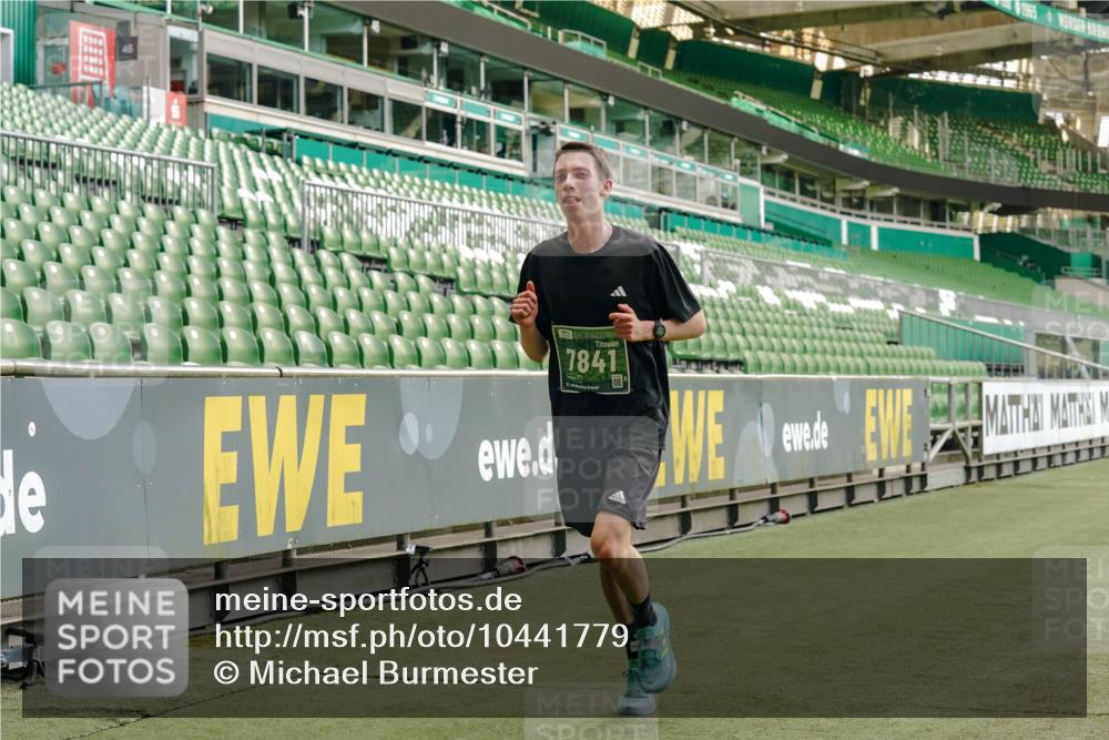 13.09.2026 - 21. swb-Marathon Bremen Michael Burmester http://msf.ph/oto/10441779 13.09.2026 12:43:02 Laufen im Stadion 439, 749, 819, 1009, 1223, 1224, 1562, 1619, 1667, 1712, 1745, 1822, 1850, 1862, 1879, 1921, 2094, 2207, 2651, 2683, 3251, 3368, 3500, 3584, 3624, 3688, 4096, 4847, 5143, 5199, 5316, 5601, 5663, 5672, 5776, 5828, 6264, 6359, 6579, 6929, 6991, 7141, 7170, 7841, 7950, 8311, 8383, 8394, 8689, 8749, 8850, 8994, 9120, 9153, 9200, 9233, 9533, 9849, 277, 453, 807, 862, 901, 1248, 1320, 1323, 1472, 1576, 1587, 1717, 1751, 1758, 1911, 5160, 5163, 5912 meine-sportfotos.de