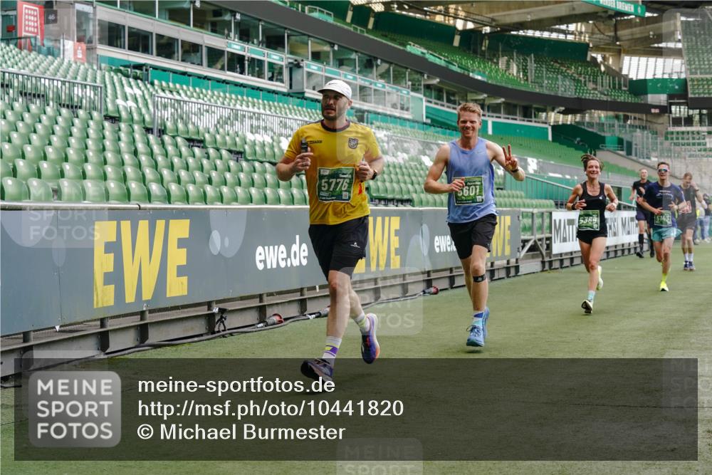 13.09.2026 - 21. swb-Marathon Bremen Michael Burmester http://msf.ph/oto/10441820 13.09.2026 12:43:07 Laufen im Stadion 439, 749, 819, 1009, 1223, 1224, 1372, 1562, 1619, 1667, 1712, 1745, 1850, 1862, 1879, 1921, 2094, 2207, 2651, 2683, 3251, 3368, 3500, 3584, 3688, 4096, 4847, 4904, 5143, 5199, 5316, 5601, 5663, 5672, 5776, 5828, 6359, 6579, 6929, 6991, 7141, 7170, 7841, 7950, 8311, 8383, 8394, 8689, 8749, 8850, 8994, 9120, 9153, 9200, 9233, 9533, 9849, 277, 453, 807, 862, 901, 1248, 1320, 1323, 1472, 1576, 1587, 1717, 1751, 1758, 1911, 5160, 5163, 5912 meine-sportfotos.de