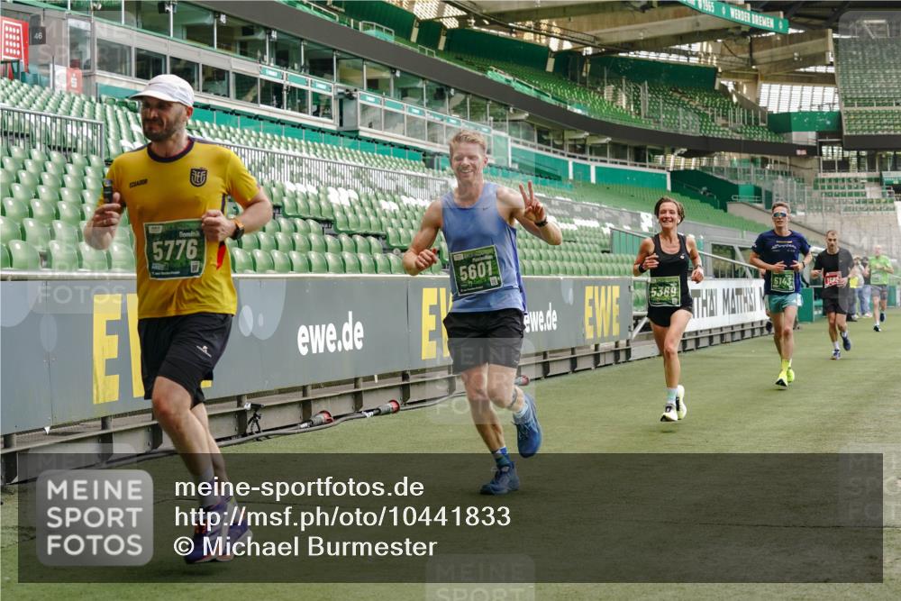 13.09.2026 - 21. swb-Marathon Bremen Michael Burmester http://msf.ph/oto/10441833 13.09.2026 12:43:08 Laufen im Stadion 439, 749, 819, 1009, 1223, 1224, 1372, 1562, 1619, 1667, 1712, 1745, 1850, 1862, 1879, 1921, 2094, 2207, 2651, 2683, 3251, 3368, 3500, 3584, 3688, 4096, 4847, 4904, 5143, 5199, 5316, 5601, 5663, 5672, 5776, 5828, 6359, 6579, 6929, 6991, 7141, 7170, 7841, 7950, 8311, 8383, 8394, 8689, 8749, 8850, 8994, 9120, 9153, 9200, 9233, 9533, 9849, 277, 453, 807, 862, 901, 1248, 1320, 1323, 1472, 1576, 1587, 1717, 1751, 1758, 5160, 5163, 5912 meine-sportfotos.de
