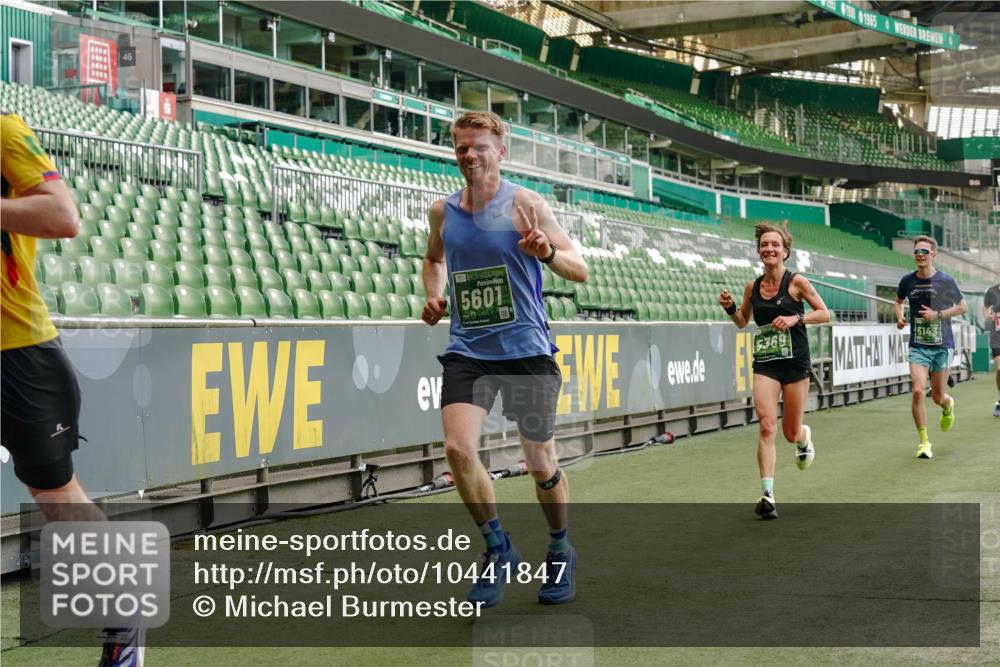 13.09.2026 - 21. swb-Marathon Bremen Michael Burmester http://msf.ph/oto/10441847 13.09.2026 12:43:08 Laufen im Stadion 439, 749, 819, 1009, 1223, 1224, 1372, 1562, 1619, 1667, 1712, 1745, 1850, 1862, 1879, 1921, 2094, 2207, 2651, 2683, 3251, 3368, 3500, 3584, 3688, 4096, 4847, 4904, 5143, 5199, 5316, 5601, 5663, 5672, 5776, 5828, 6359, 6579, 6929, 6991, 7141, 7170, 7841, 7950, 8311, 8383, 8394, 8689, 8749, 8850, 8994, 9120, 9153, 9200, 9233, 9533, 9849, 277, 453, 807, 862, 901, 1248, 1320, 1323, 1472, 1576, 1587, 1717, 1751, 1758, 5160, 5163, 5912 meine-sportfotos.de