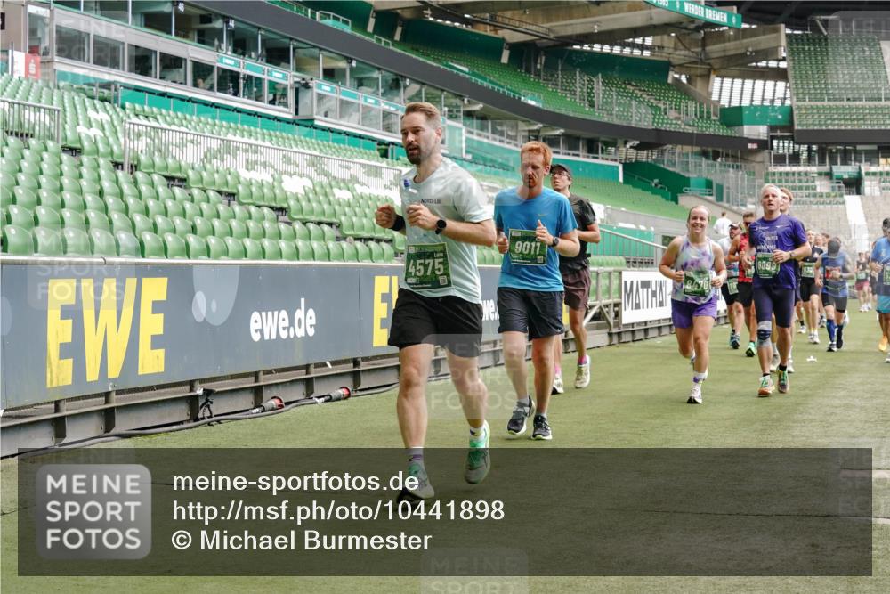 13.09.2026 - 21. swb-Marathon Bremen Michael Burmester http://msf.ph/oto/10441898 13.09.2026 13:07:08 Laufen im Stadion 109, 132, 156, 217, 287, 303, 310, 372, 430, 454, 489, 578, 607, 613, 682, 716, 784, 800, 808, 809, 831, 834, 846, 911, 922, 1083, 1173, 1189, 1205, 1210, 1274, 1322, 1364, 1365, 1369, 1387, 1395, 1437, 1532, 1533, 1545, 1574, 1581, 1600, 1823, 1831, 1841, 1848, 1854, 1871, 1909, 1926, 1938, 2003, 2070, 2076, 2090, 2219, 2244, 2275, 2283, 2310, 2318, 2355, 2356, 2393, 2405, 2440, 2464, 2492, 2565, 2699, 2707, 2721, 2731, 2755, 2802, 2818, 2831, 2902, 2911, 2949, 2960, 3115 meine-sportfotos.de